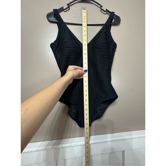 Gottex Blue Ribbed Black Built In Bra One Piece Swimsuit Women's Size 10 - Picture 6 of 11